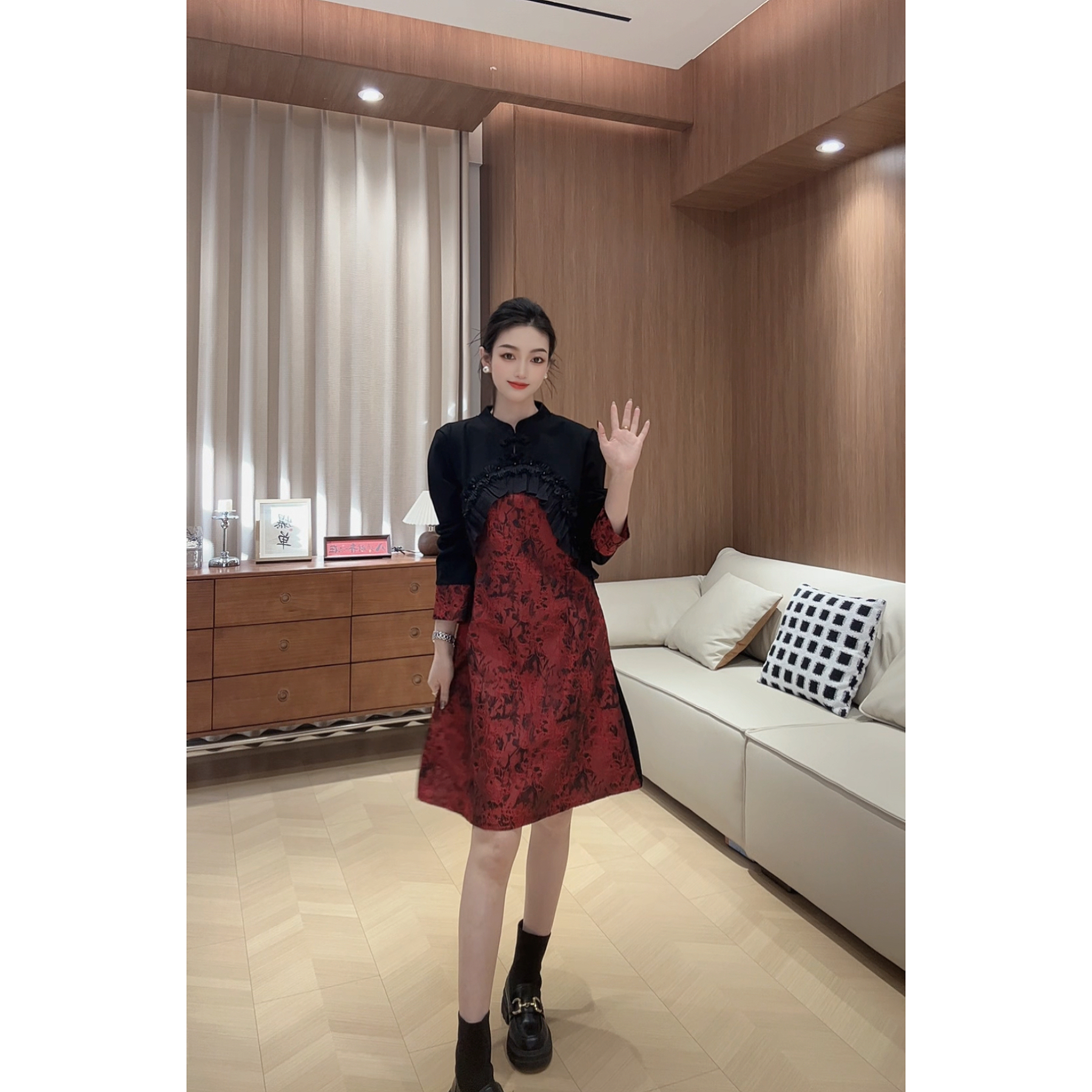 白白/2025秋冬新款新中式立领拼接高腰收腰不贴身显瘦提花连衣裙