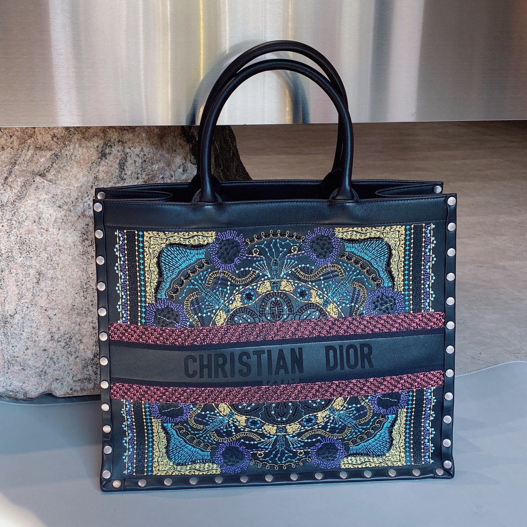 99新 DIOR/迪奥 book tote限量款彩色铆钉刺绣托特 大号 彩色牛皮