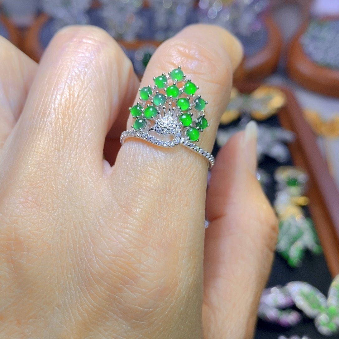 翡翠颈饰银S925镶嵌天然翡翠