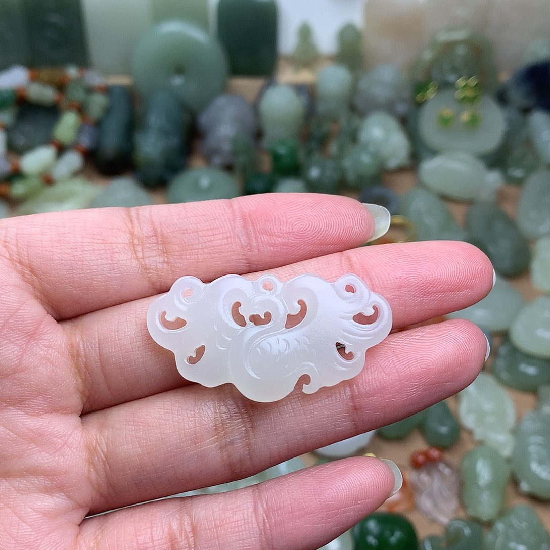 和田玉吊坠未镶嵌