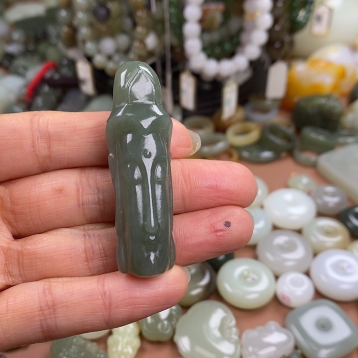 和田玉未镶嵌颈饰予