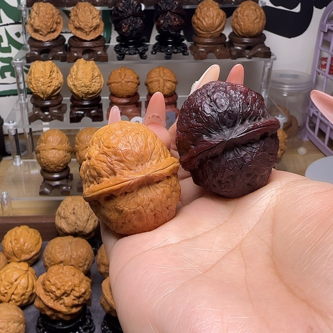 L***g把件文玩核桃7…………富甲天下