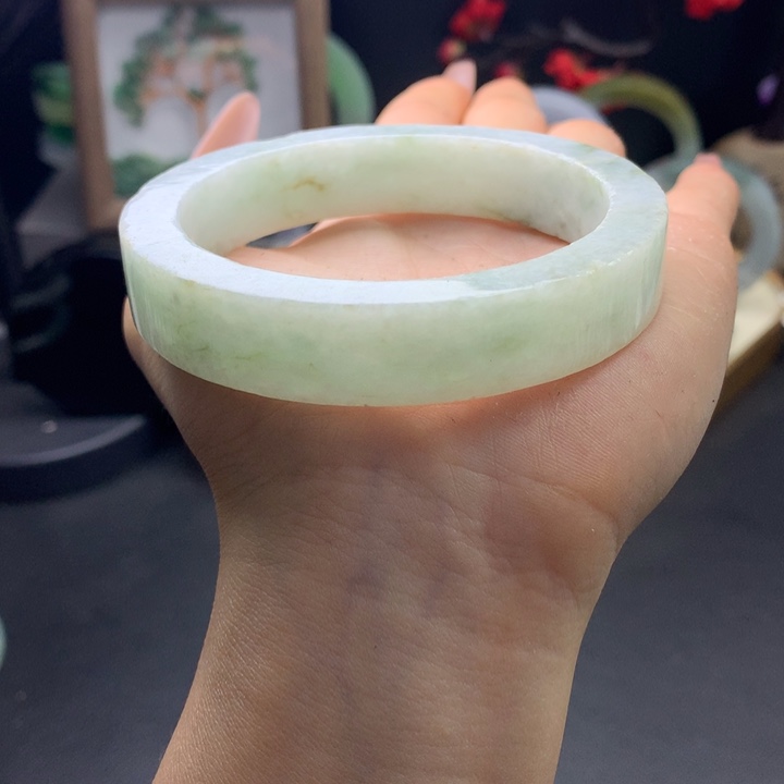 定制翡翠未镶嵌翡翠手镯