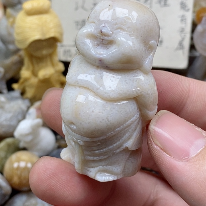 颈饰未镶嵌硅化珊瑚（珊瑚玉）有瑕