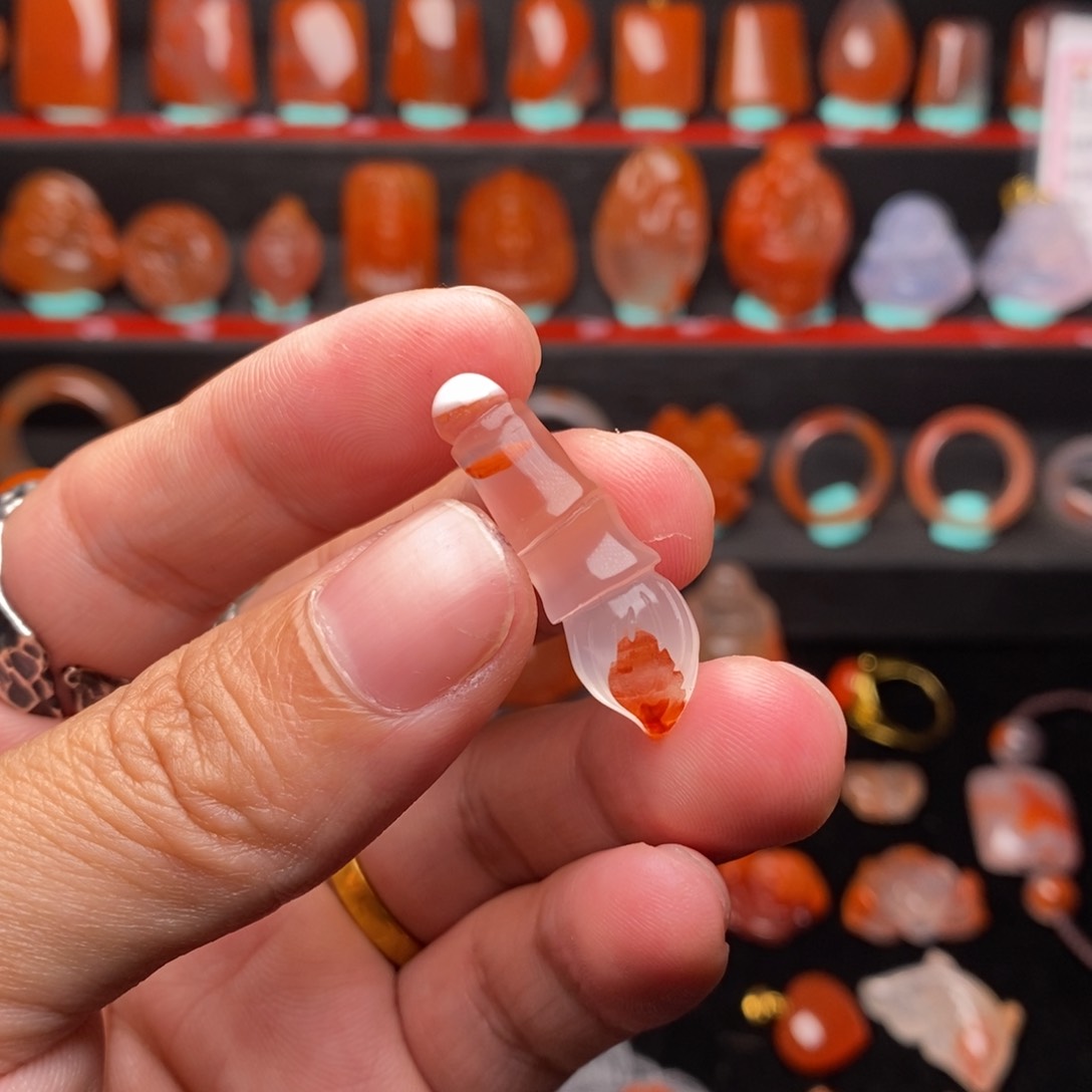 南红玛瑙颈饰未镶嵌9*1