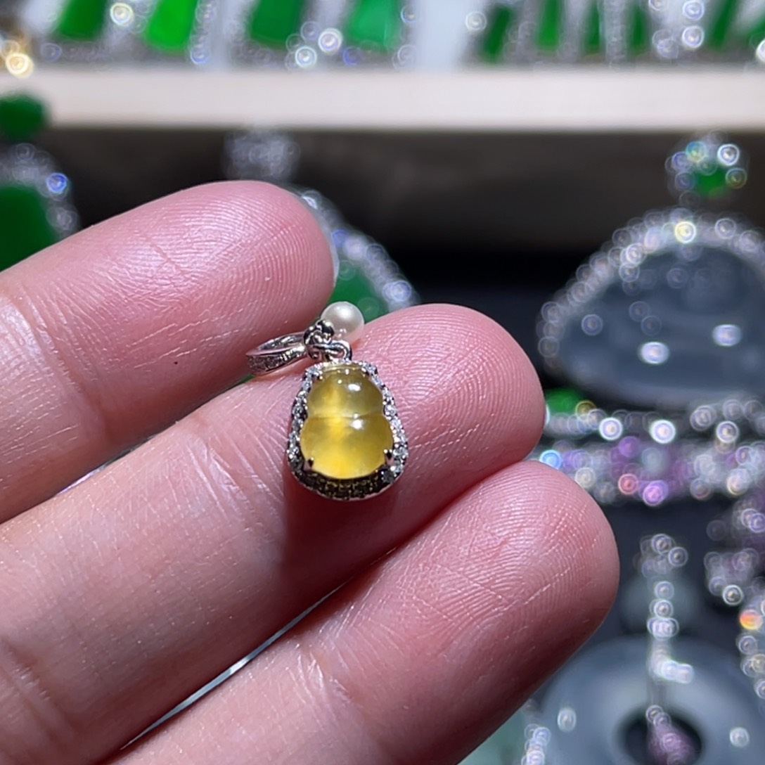 翡翠吊坠(不含链)18K金镶嵌黄翡葫芦