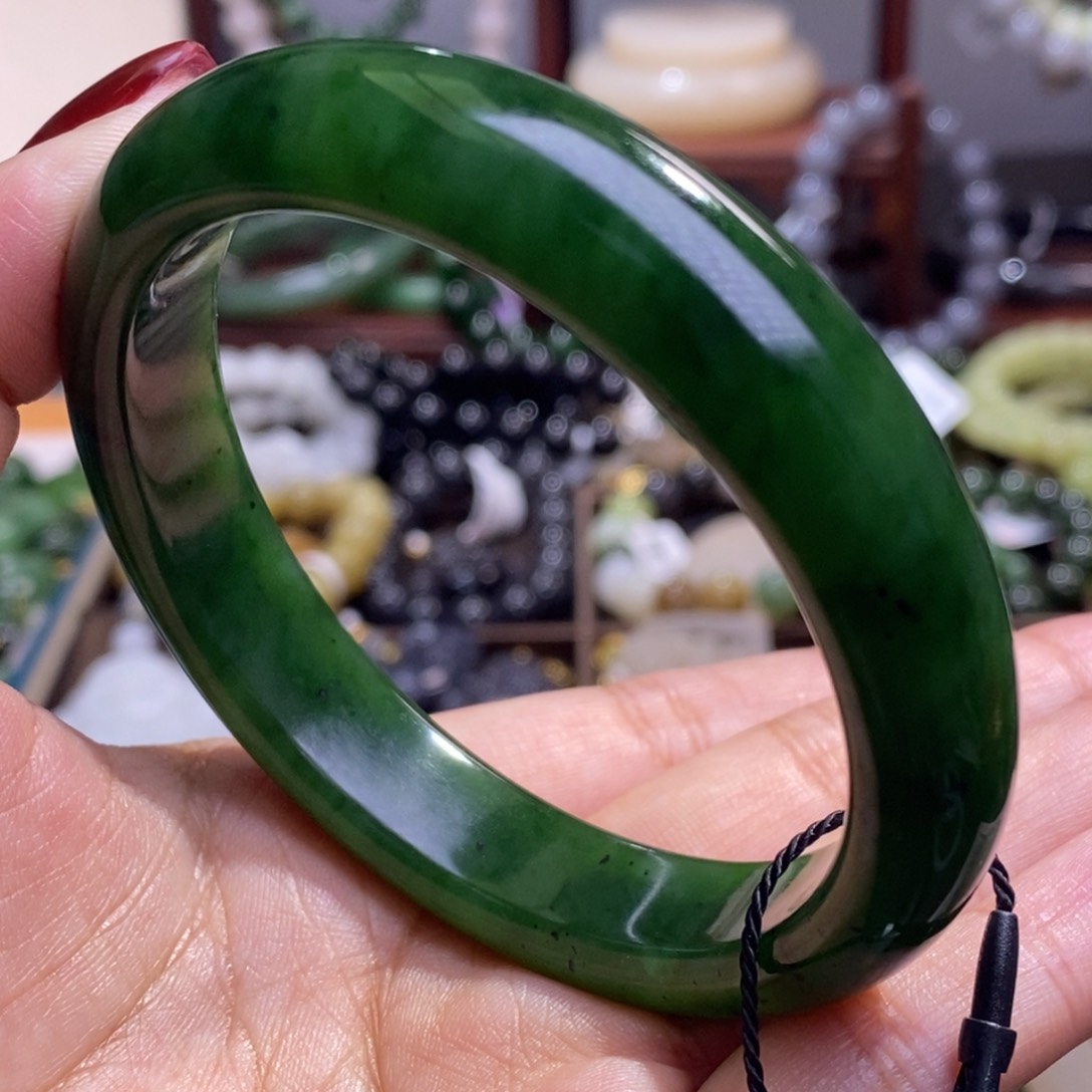 和田玉毕业级老矿料碧玉手镯61.5未镶嵌
