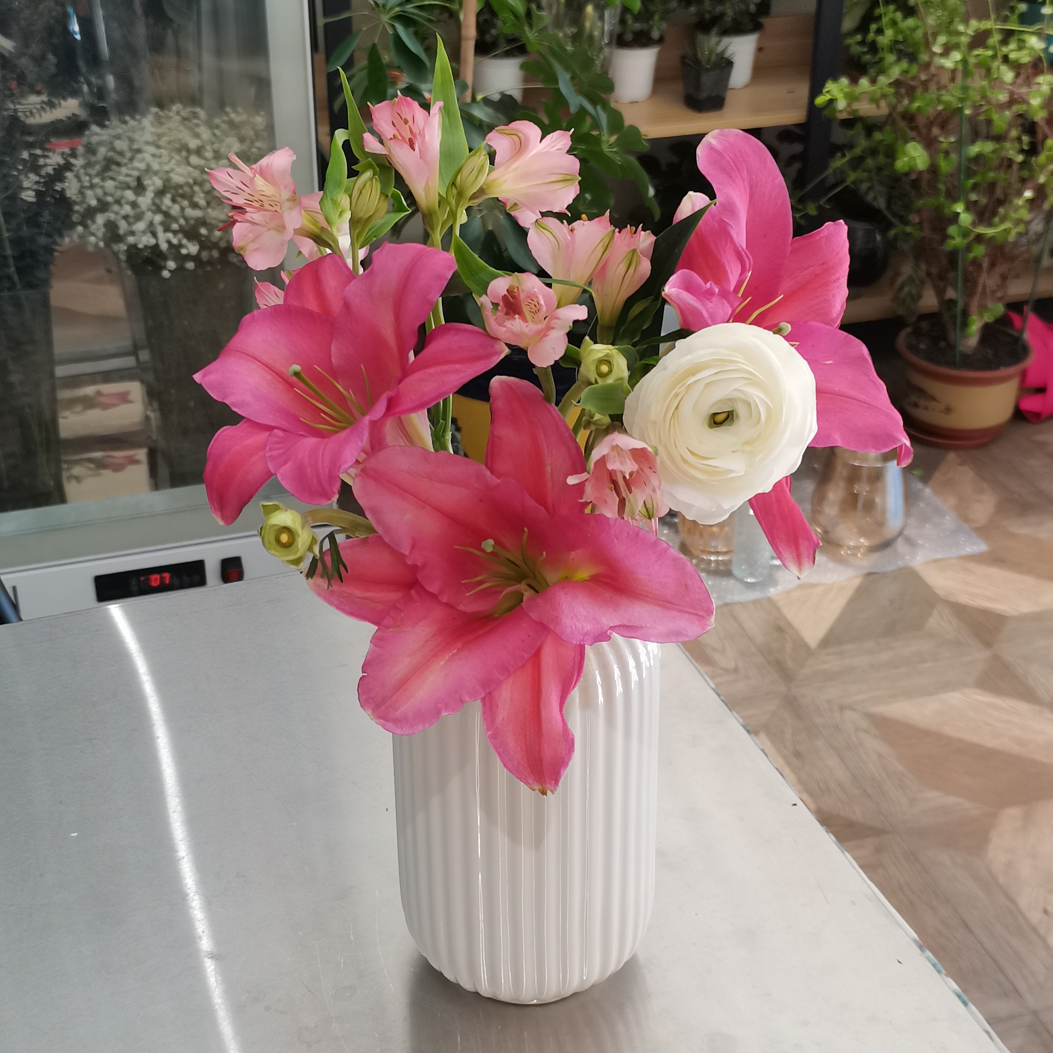 春天的第一束花混搭西诺红百合洋牡丹