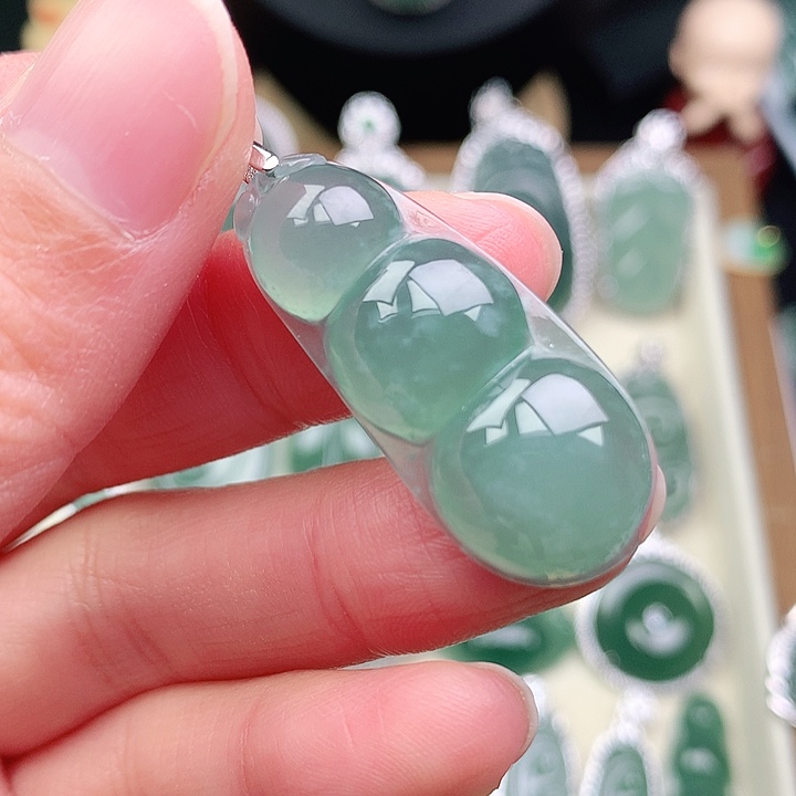 颈饰未镶嵌翡翠吊坠