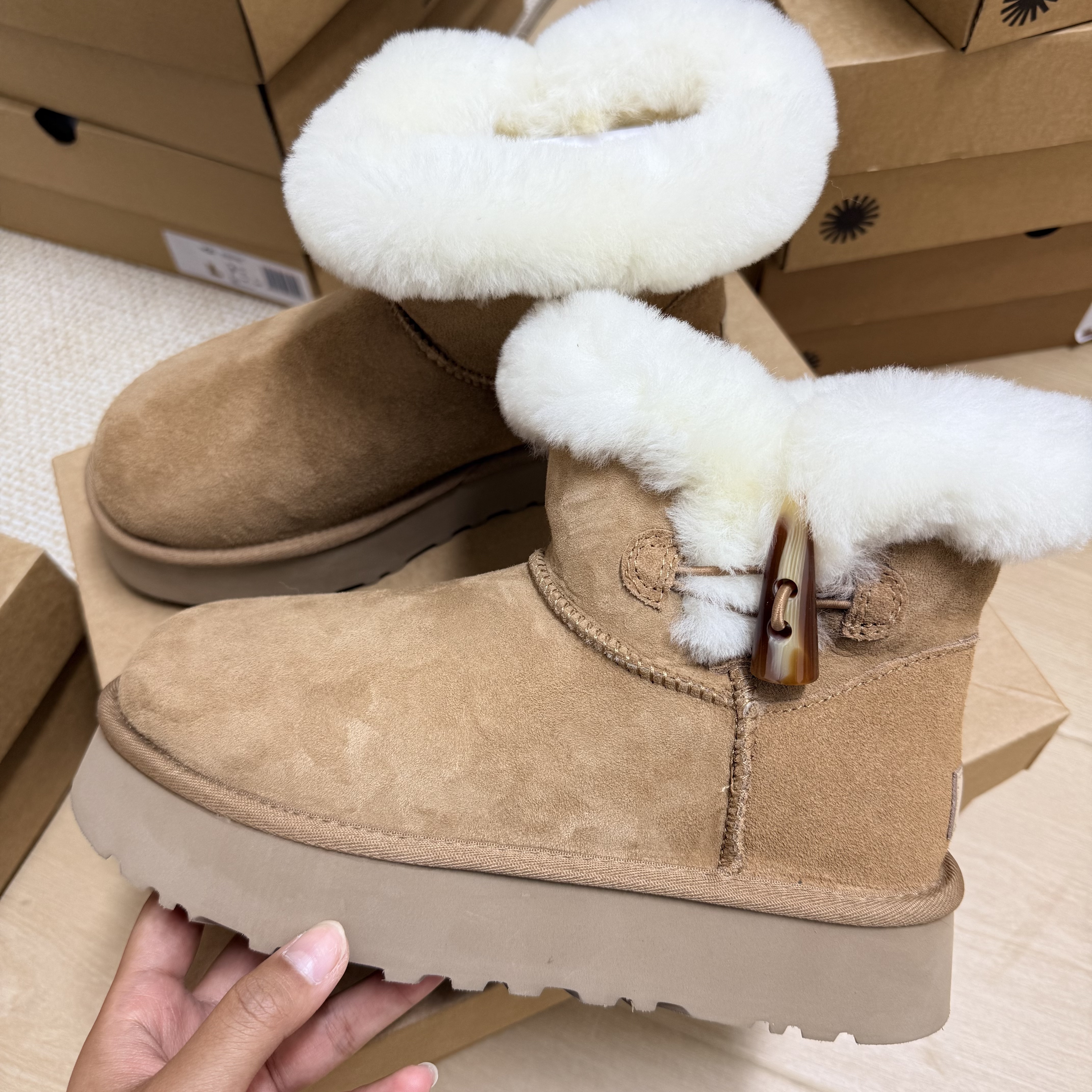 【牛角扣厚底雪地靴】桑坡纯羊毛皮毛一体时尚百搭保暖雪地靴韩系