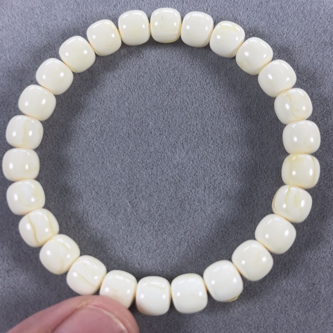 蜜蜡手串未镶嵌俄料同料瓷白