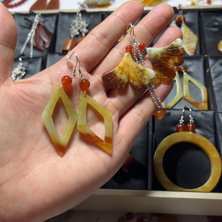 合金蛇纹石玉耳饰