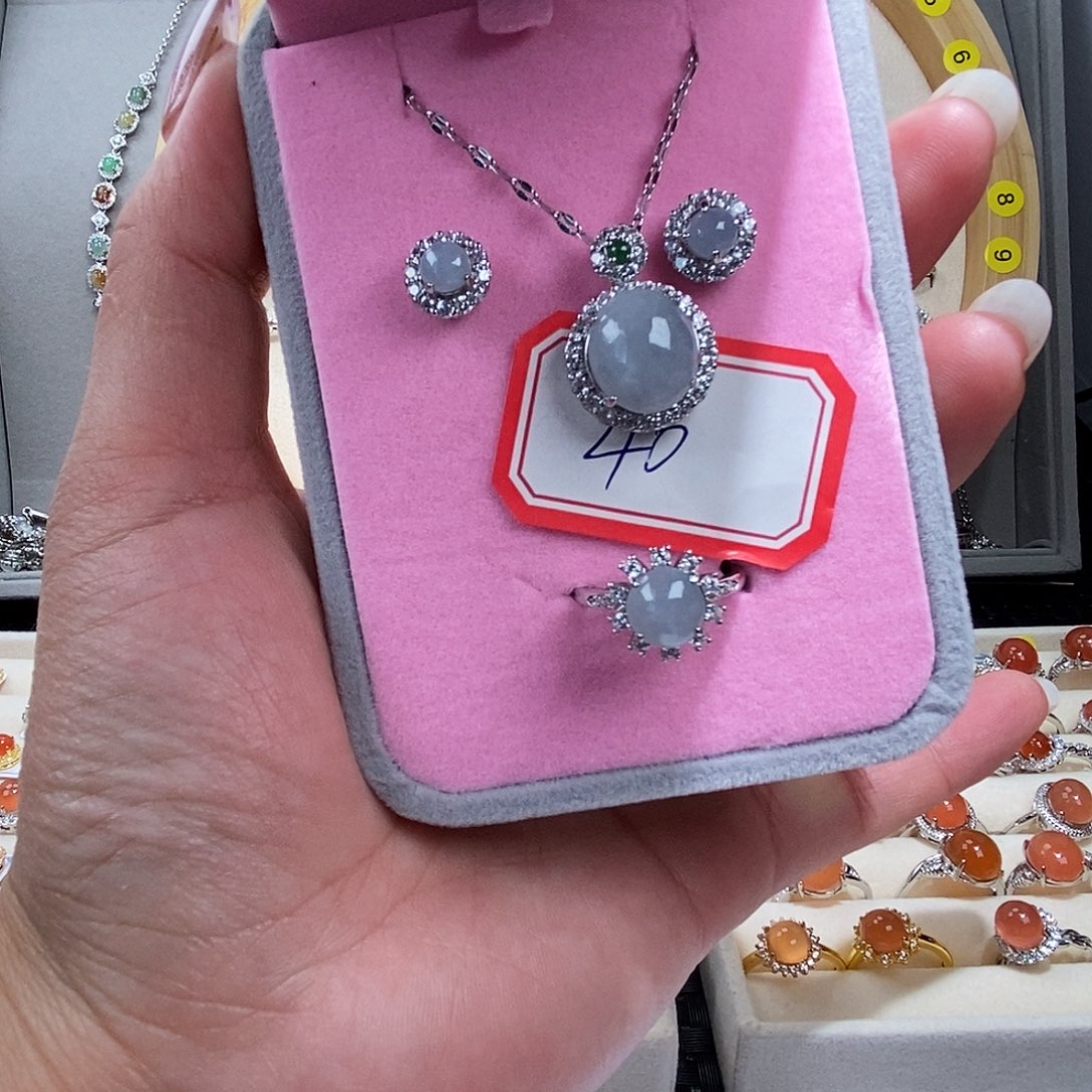 翡翠未镶嵌戒指缅甸