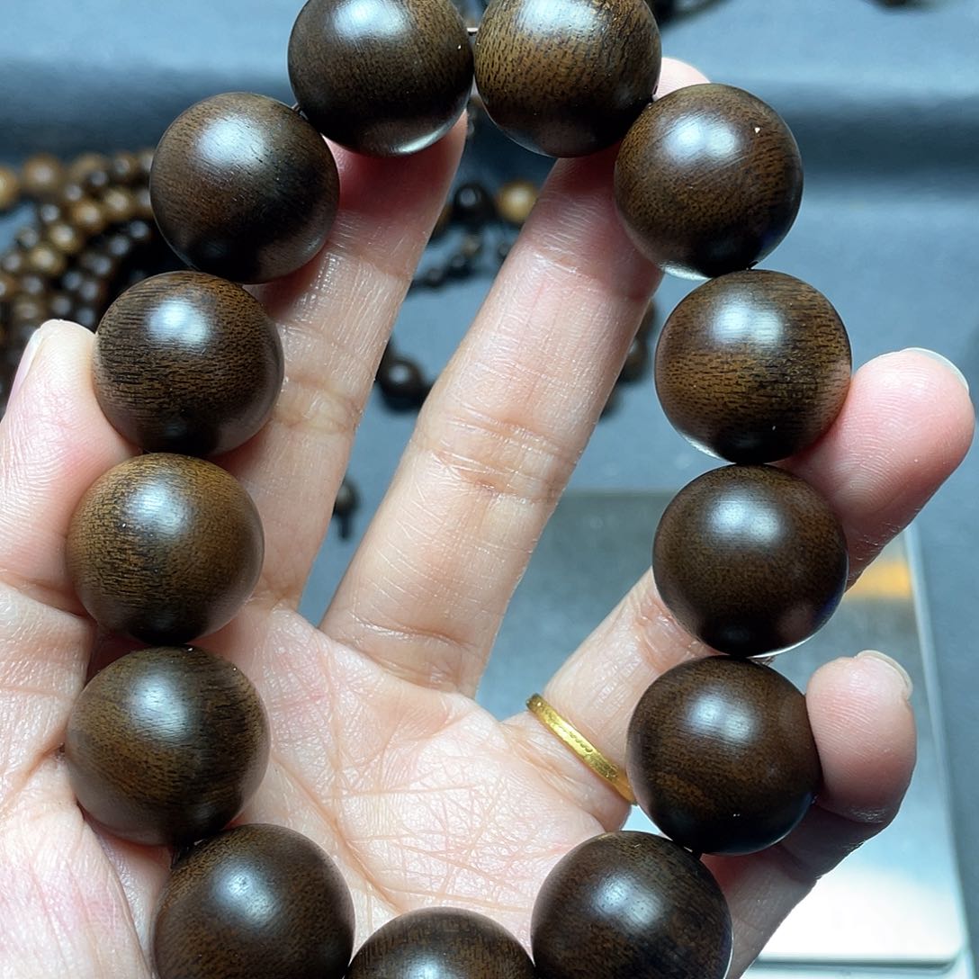 沉香手串芽庄白棋1.8