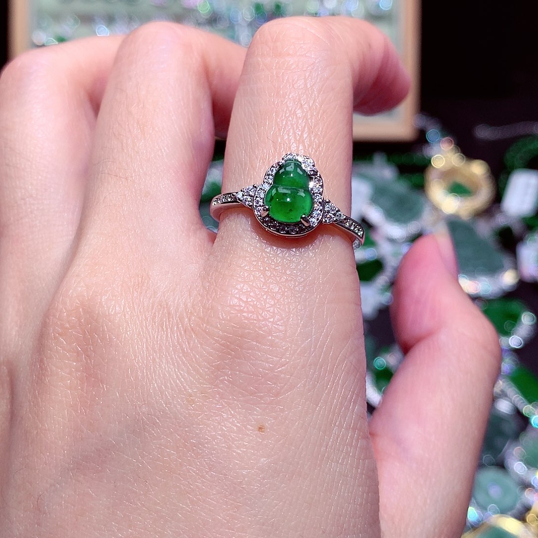 【闪购商品】翡翠吊坠(不含链)未镶嵌