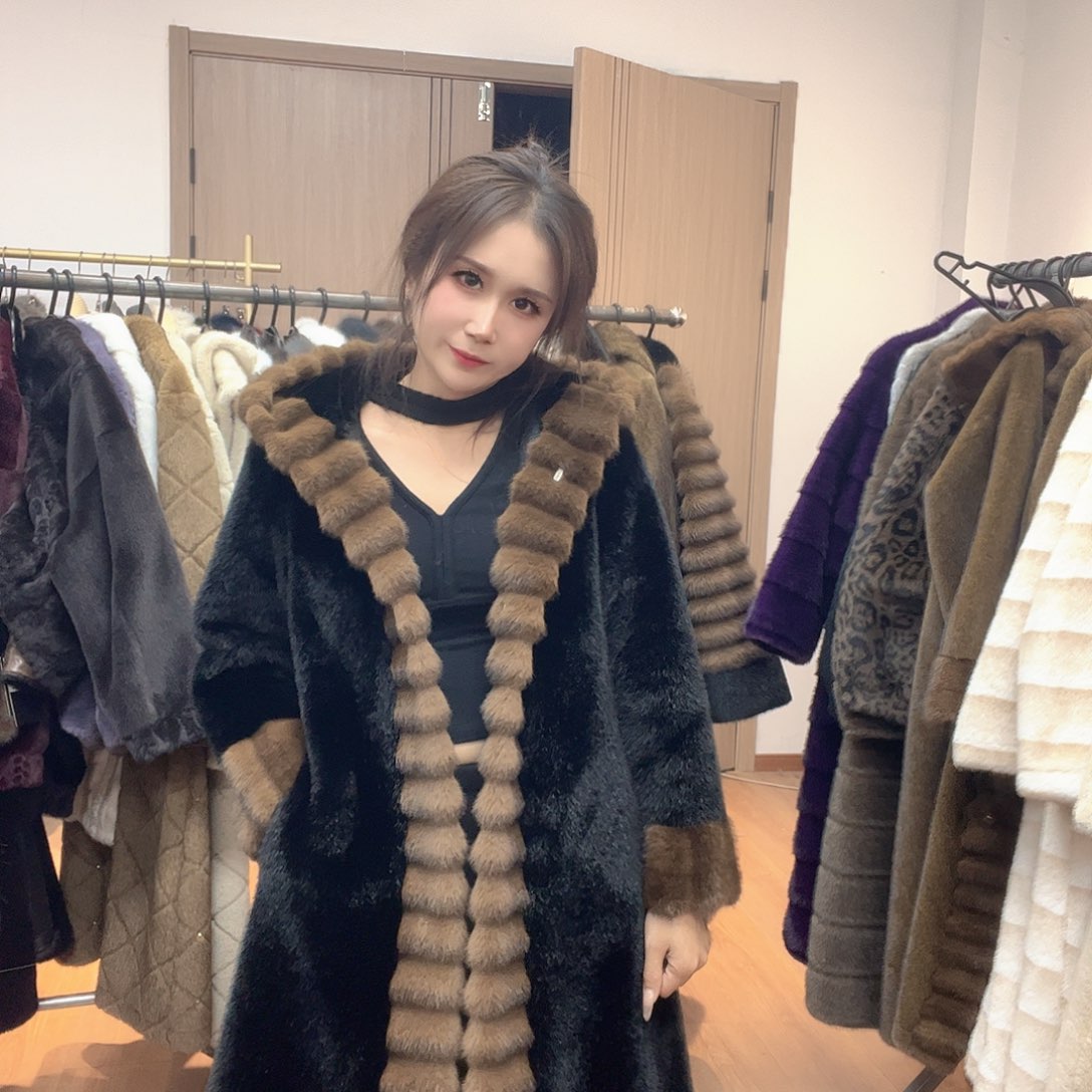 77号皮毛一体外套