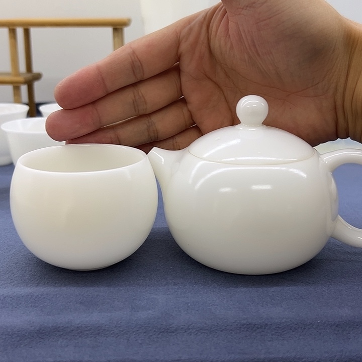 德化冰种玉瓷西施壶