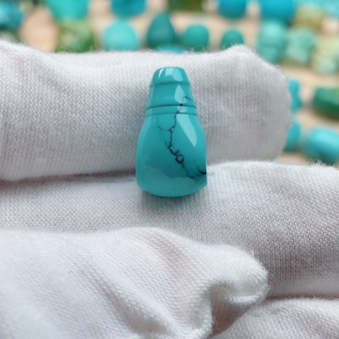 未镶嵌绿松石原矿绿松石