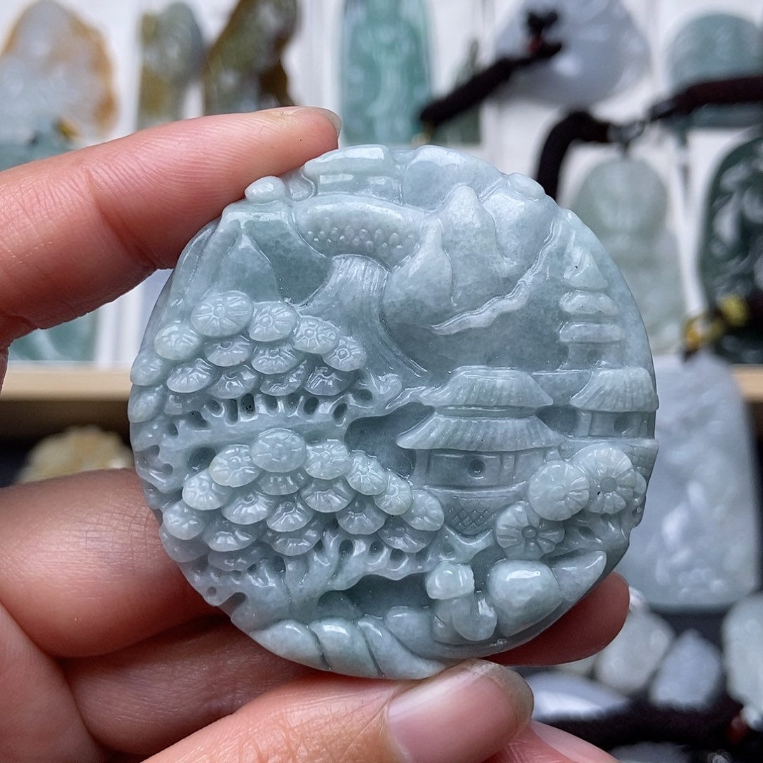 翡翠颈饰未镶嵌翡翠