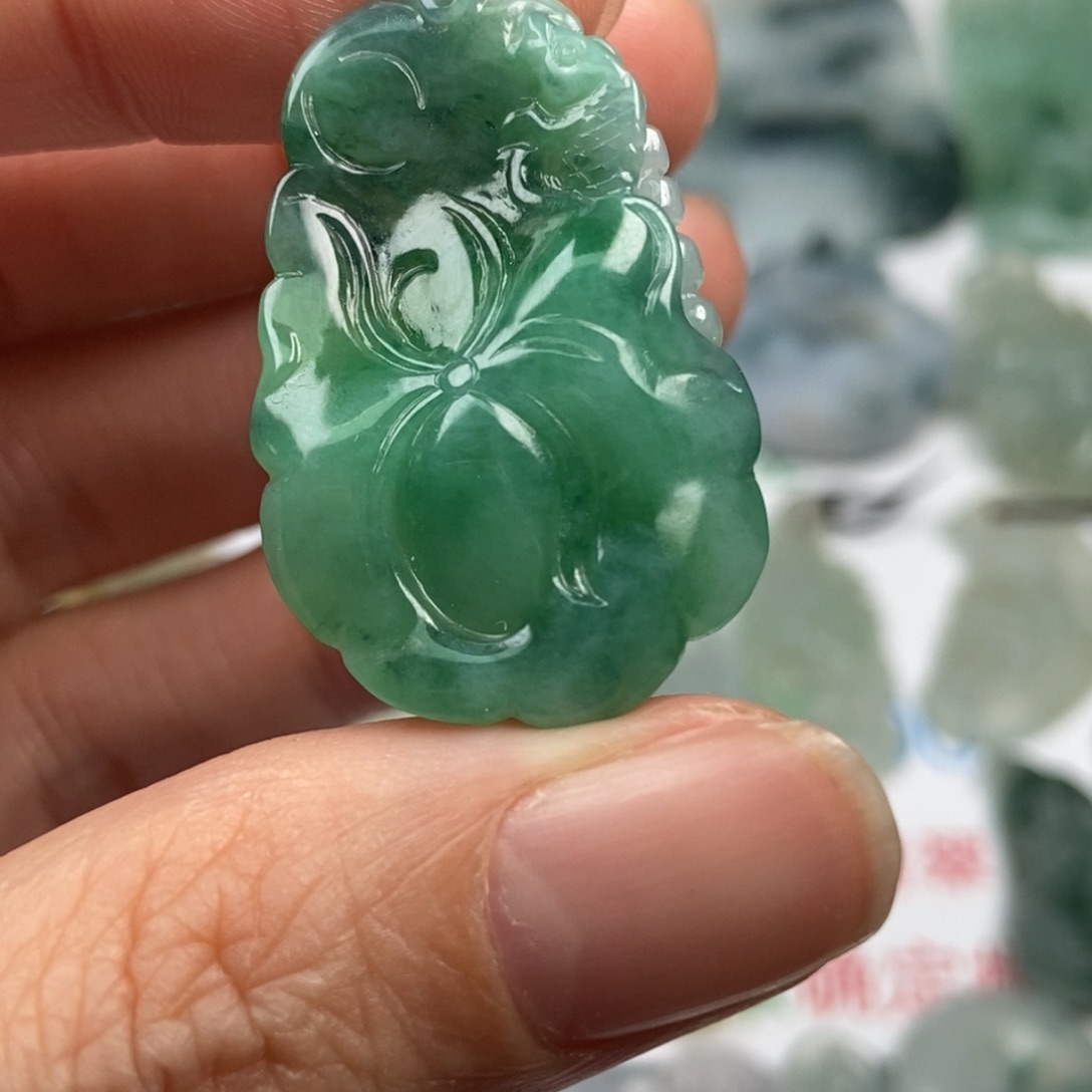 翡翠未镶嵌颈饰翡翠