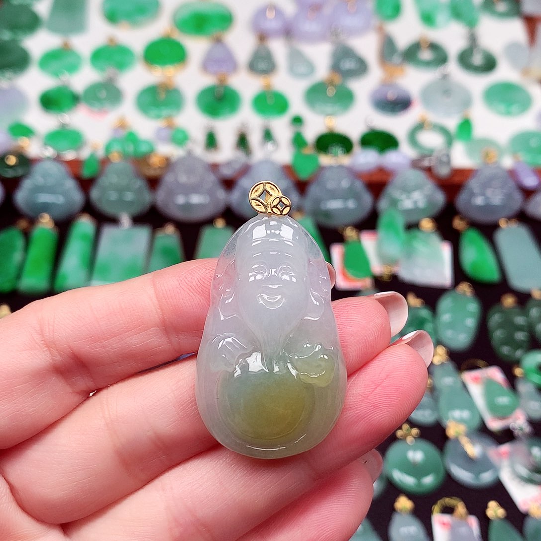 谦***谦翡翠18K金镶嵌颈饰