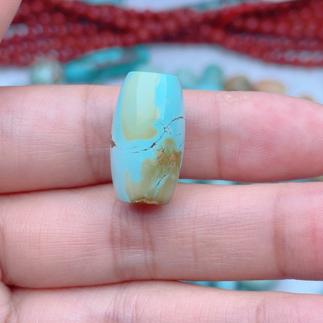 绿松石珠宝奇石未镶嵌壹**间