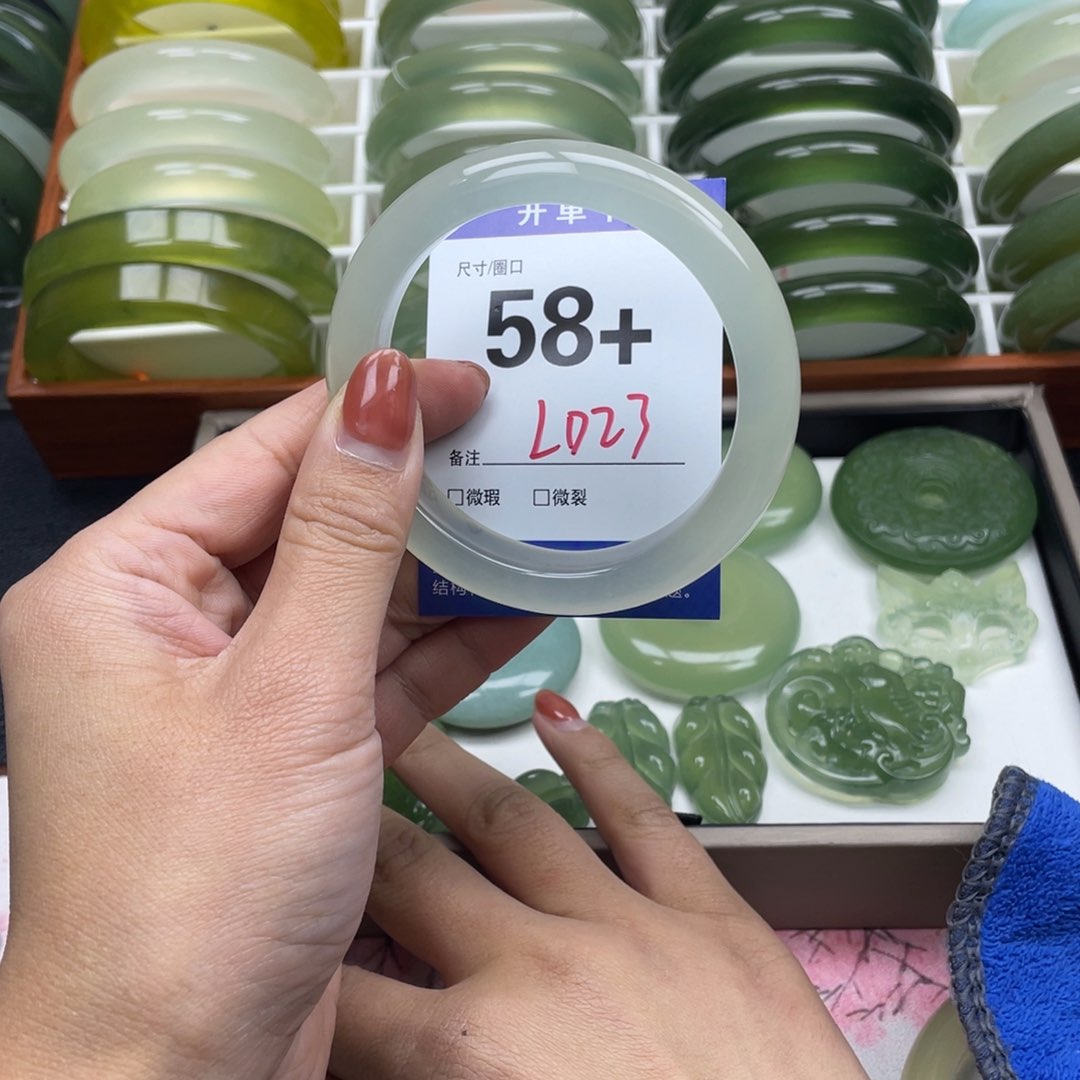 未镶嵌蛇纹石玉手镯S*