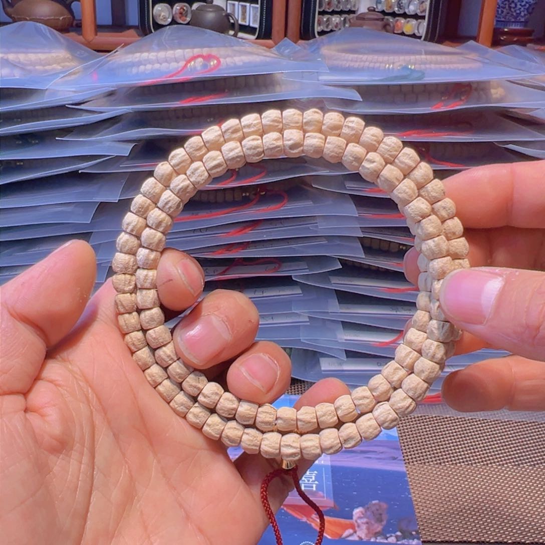 柏香籽/百香籽吊坠E**。