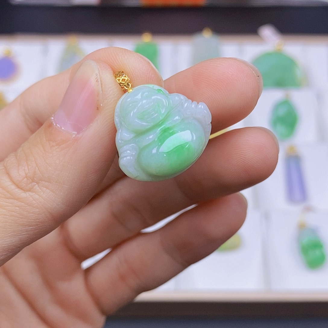 翡翠颈饰18K金镶嵌翡翠