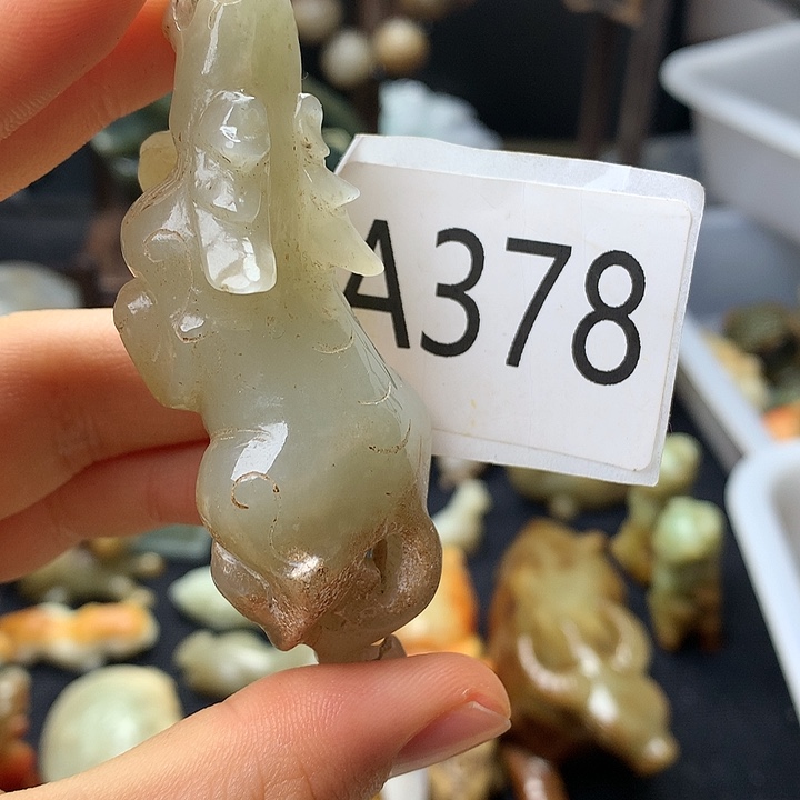 和田玉未镶嵌车挂