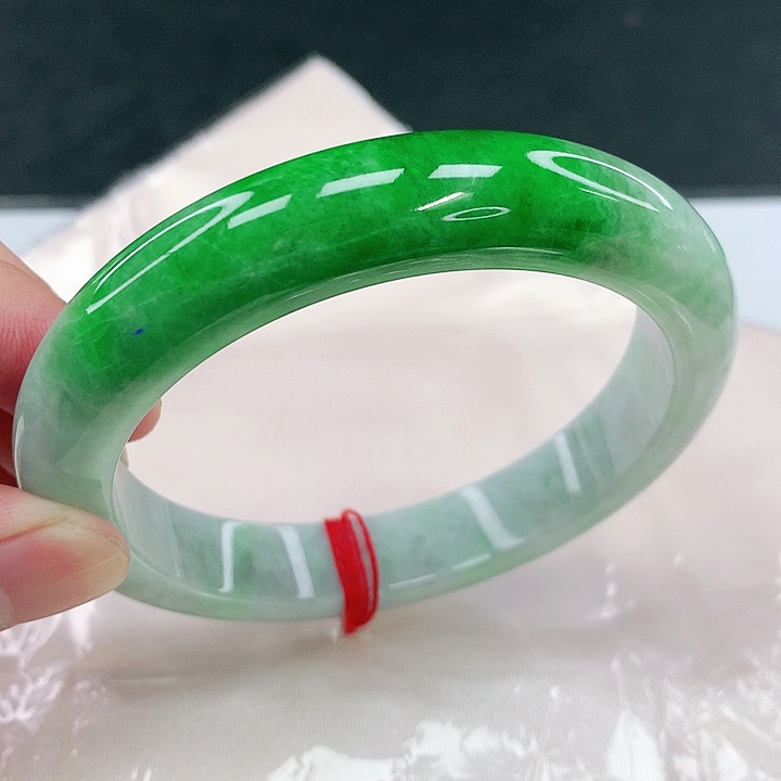 翡翠未镶嵌手镯圈63。0B015