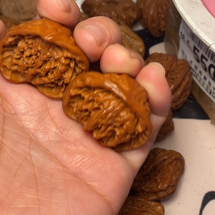 玊***”文玩核桃吊坠蛇头