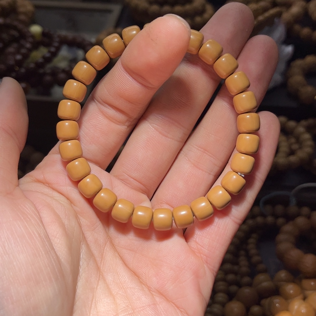 猴头核桃吊坠8+道珠全品无瑕无药龙岩料