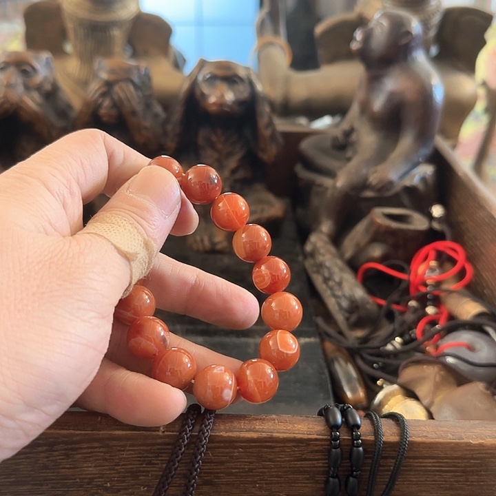 石英质玉颈饰合金