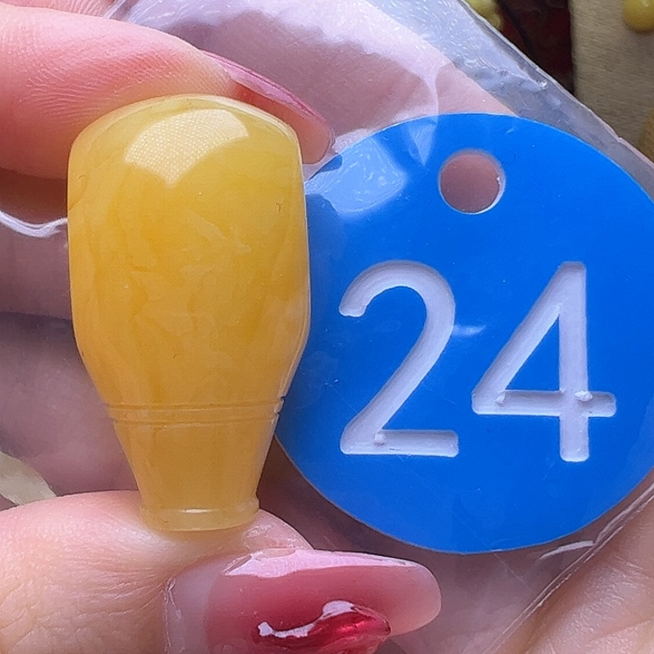 蜜蜡裸石未镶嵌16.5mm 胶皮鸡油黄三通