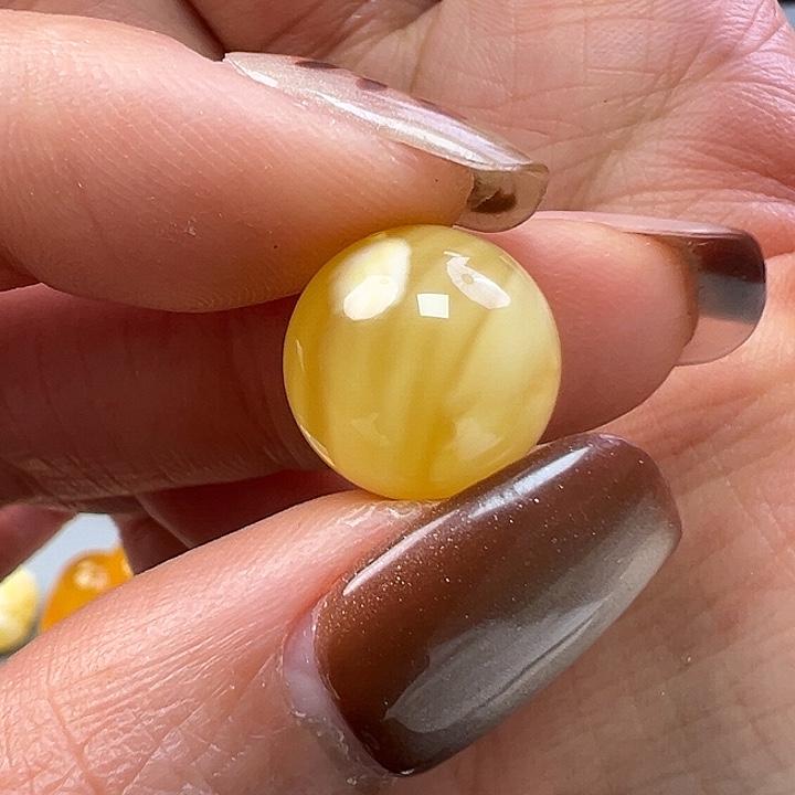 蜜蜡未镶嵌珠宝奇石