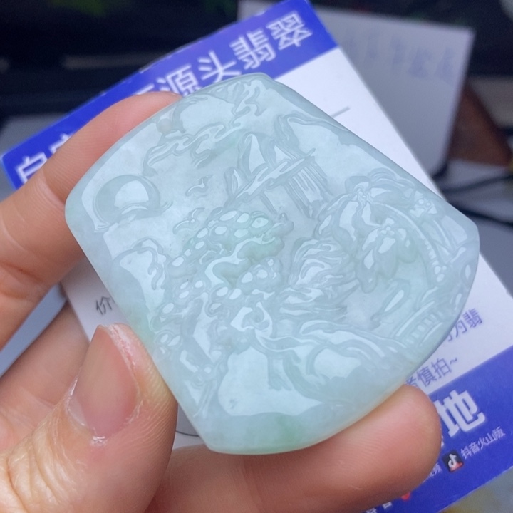 翡翠颈饰未镶嵌翡翠