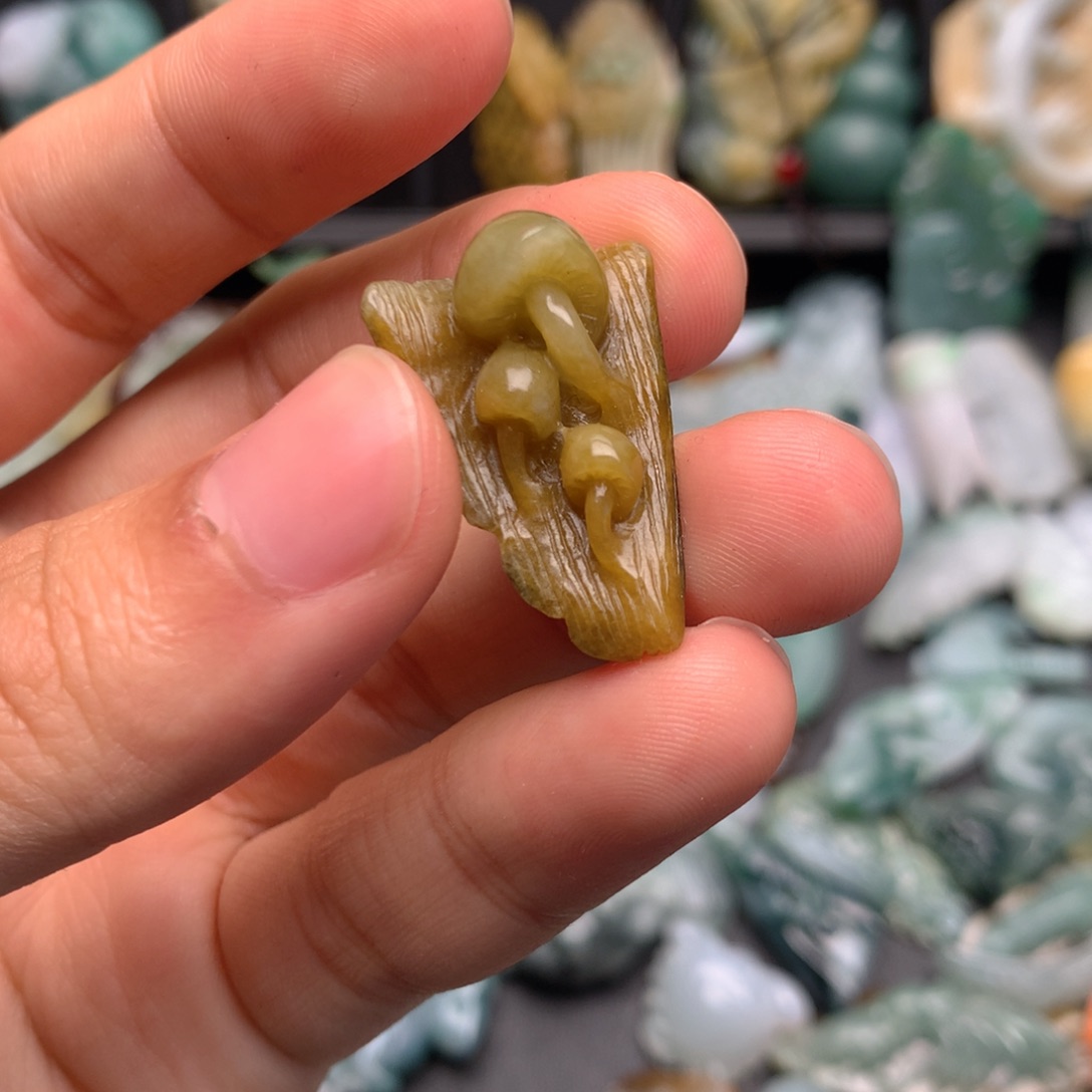 定制翡翠未镶嵌翡翠