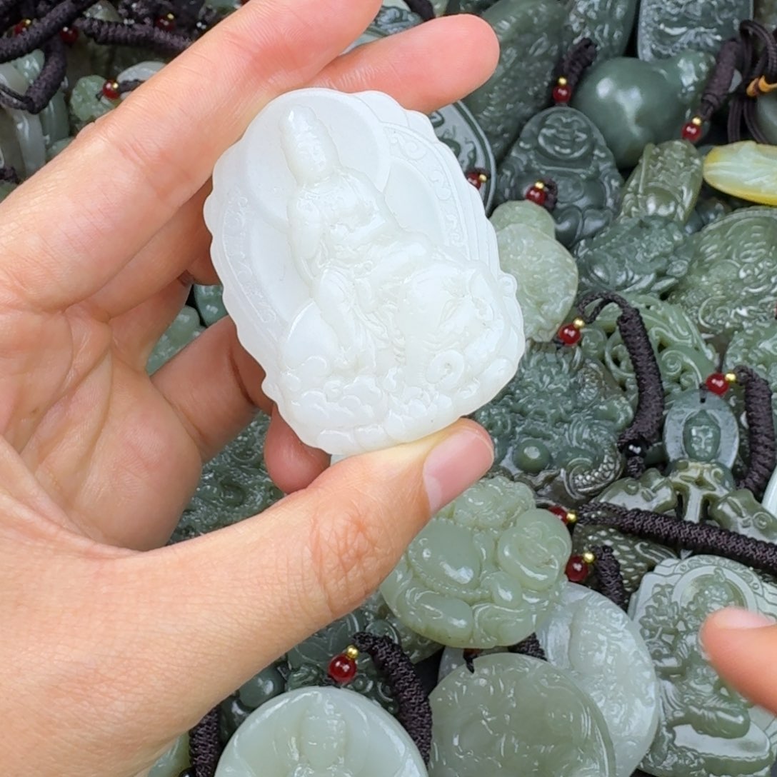 和田玉颈饰未镶嵌