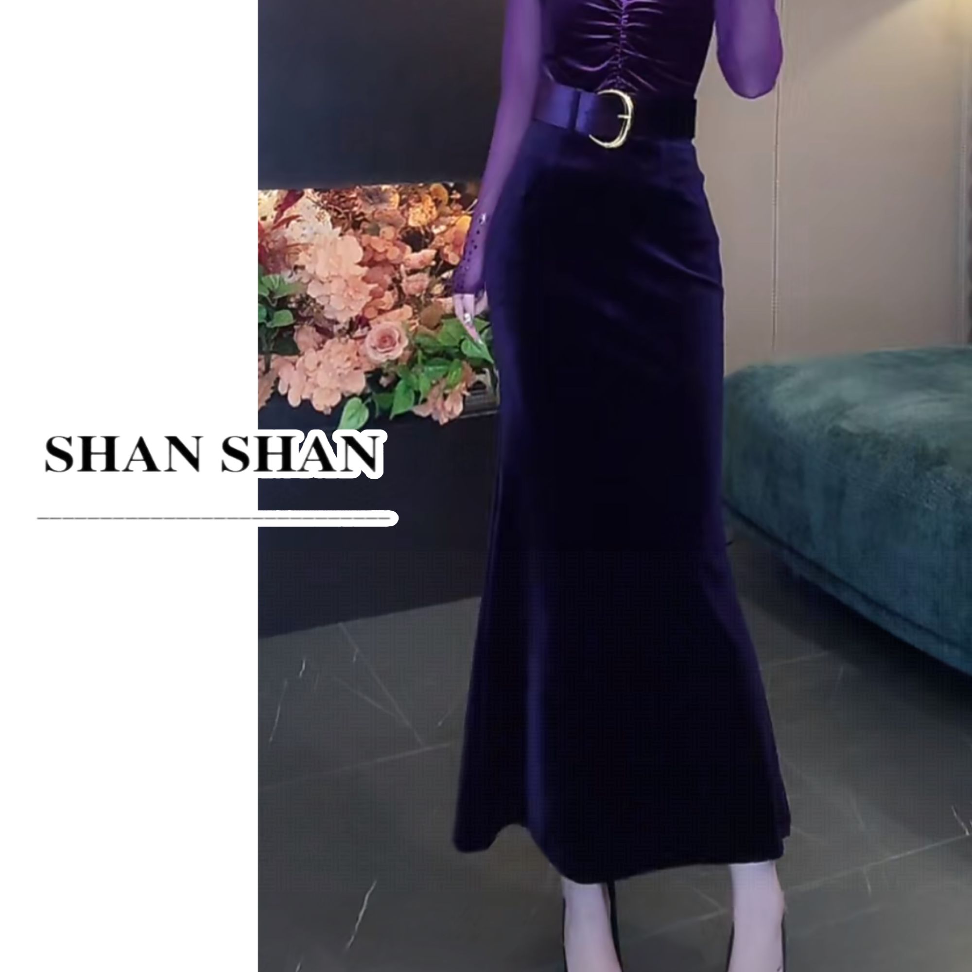 SS姗姗 秋冬法式轻熟风纯色收腰显瘦丝绒包臀半身裙 50970236-514