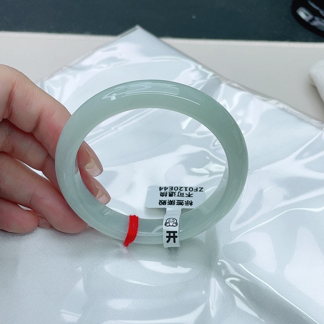 翡翠手镯未镶嵌正53.7