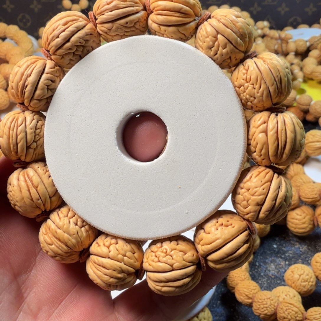 南***岳桃核吊坠盘锦肌肉