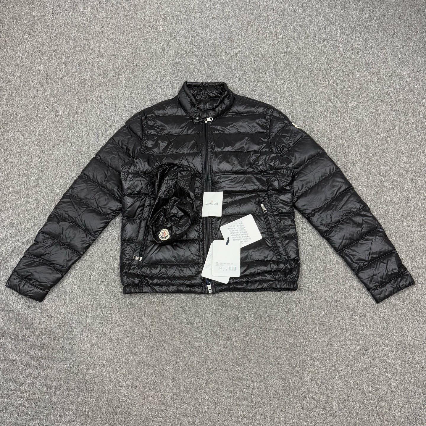 未使用 MONCLER 18391167 25新款Acorus黑色徽标刺绣羽绒服 3码