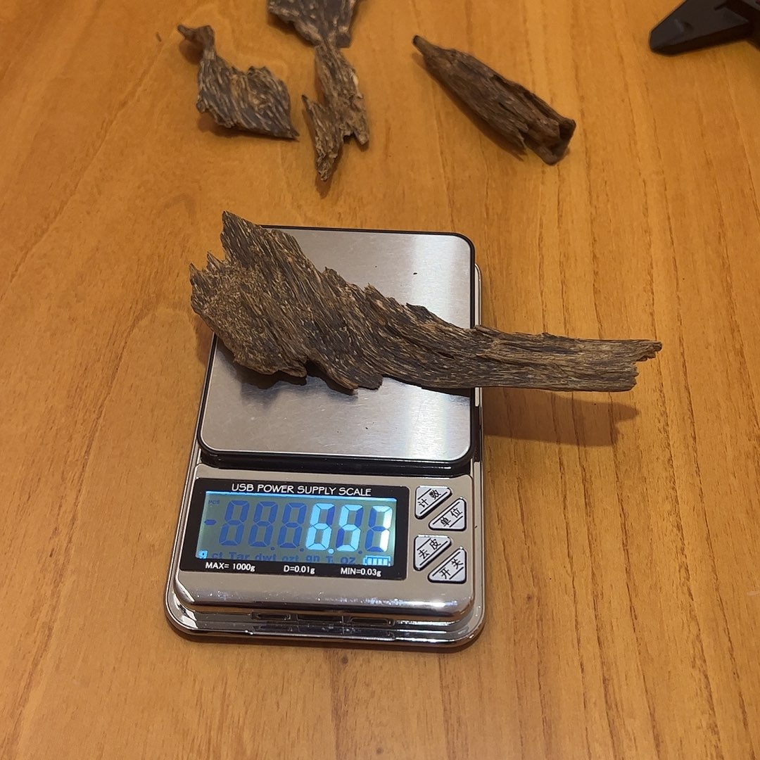 沉香碎屑沉香印尼达拉干天然野沉香6g+