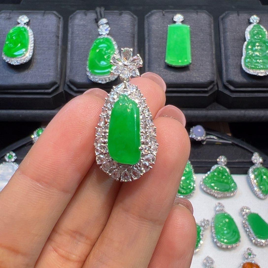 翡翠颈饰18K金镶嵌收到货48小时鉴赏期