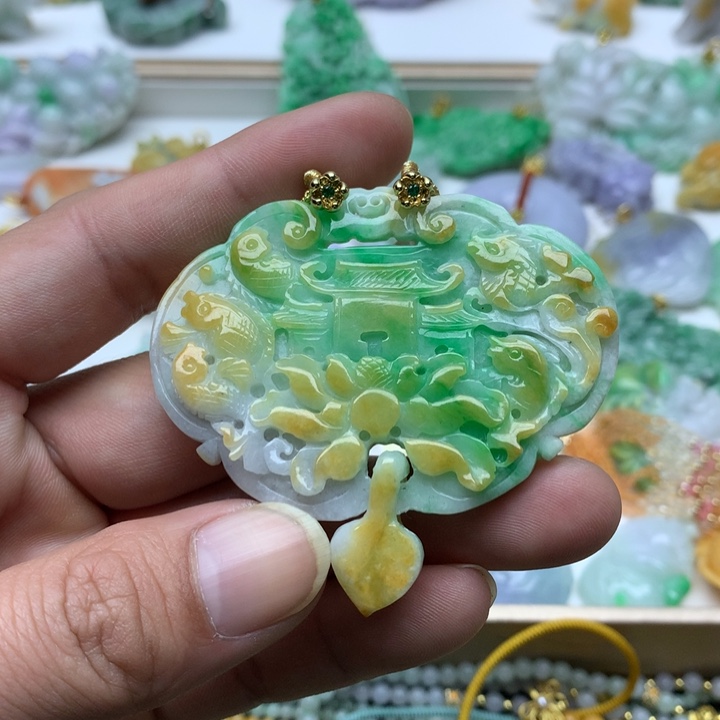 翡翠颈饰未镶嵌翡翠