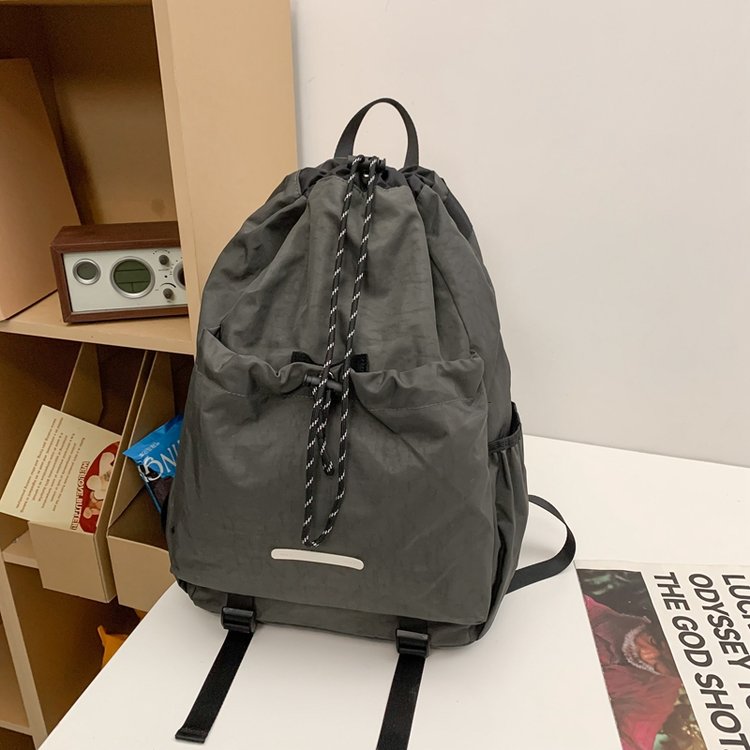 十八家少年户外登山旅行日韩复古双肩背包百搭运动双肩背潮流日系