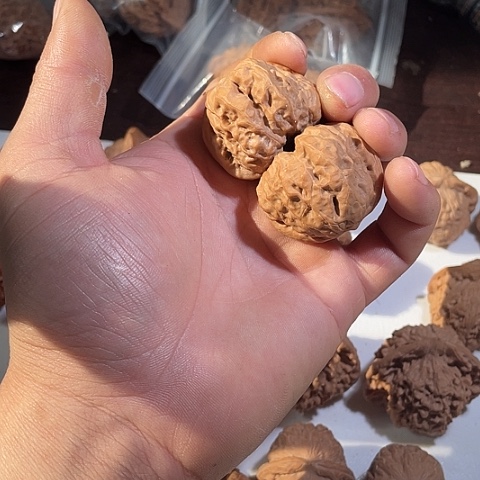 吊坠文玩核桃水尖哈嘛