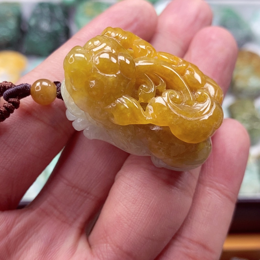 翡翠颈饰未镶嵌翡翠