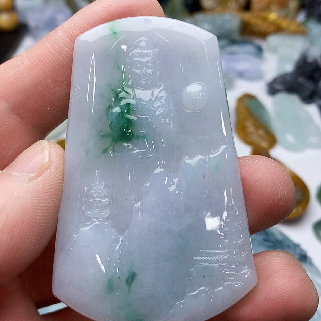 翡翠颈饰未镶嵌站观音